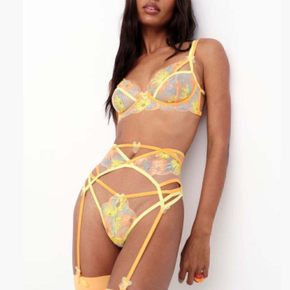 NWT For Love and Lemons Waterlily Embroidered Corset Brassiere and Thong - Picture 10 of 10